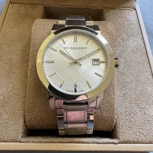 Flash Sale ⚡️Burberry Silver Dial Stainless Steel Quartz Watch BU9000